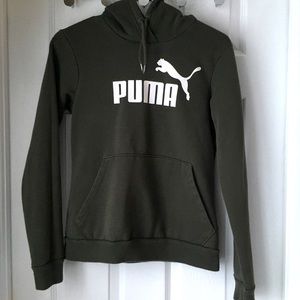Puma Women’s Sporys Essential logo fleece hoodie🎀